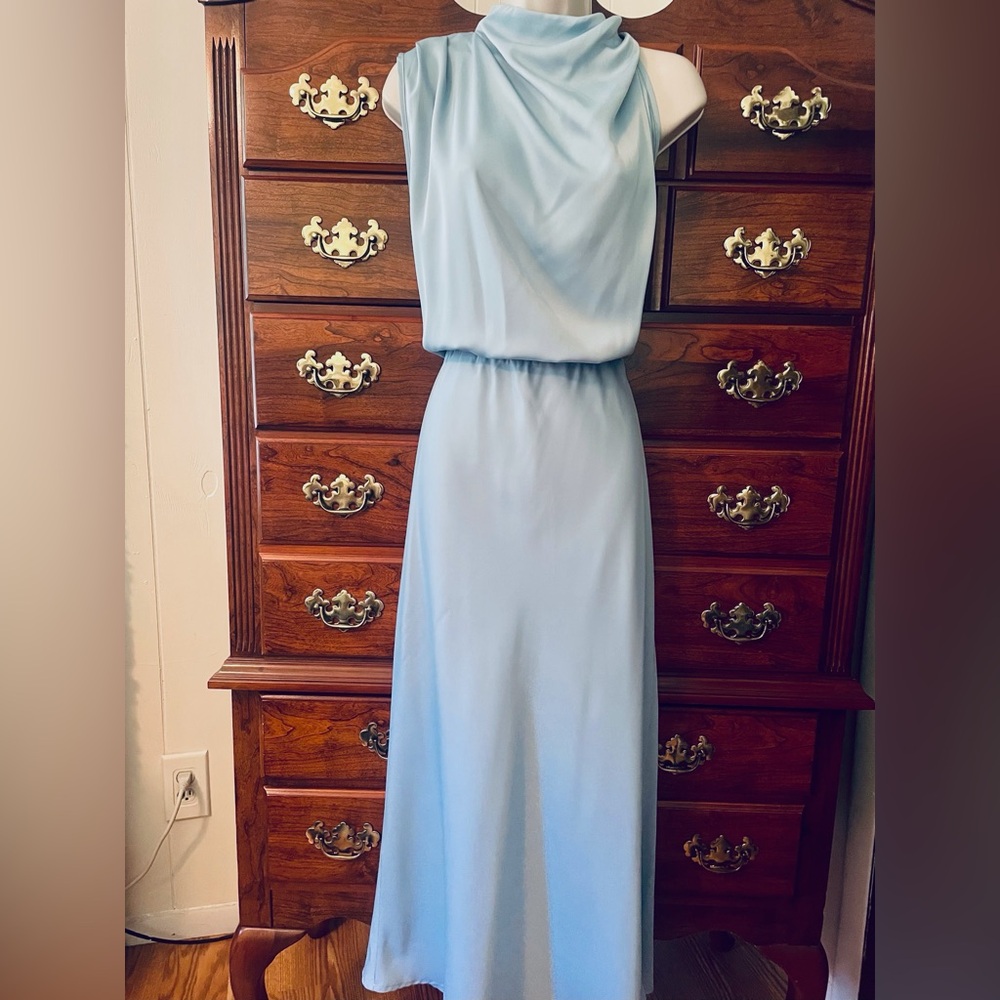 Elegant Light Blue Sleeveless Dress